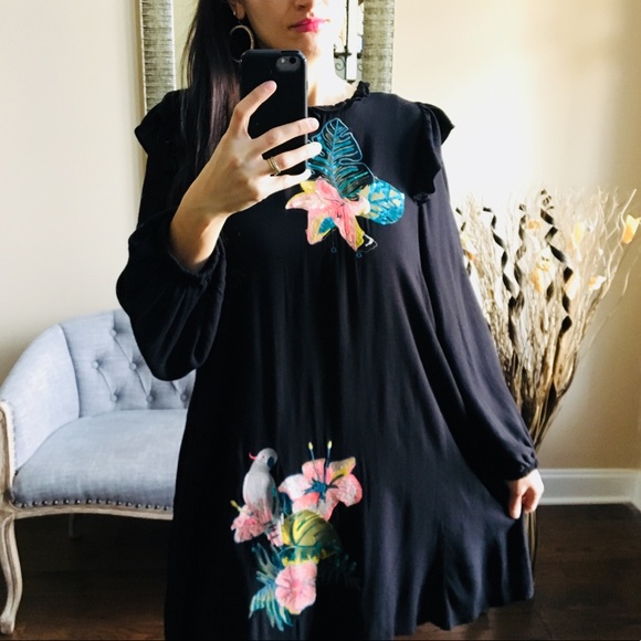 ✨ NEW ✨Long Sleeve Dress - Picture 2 of 8